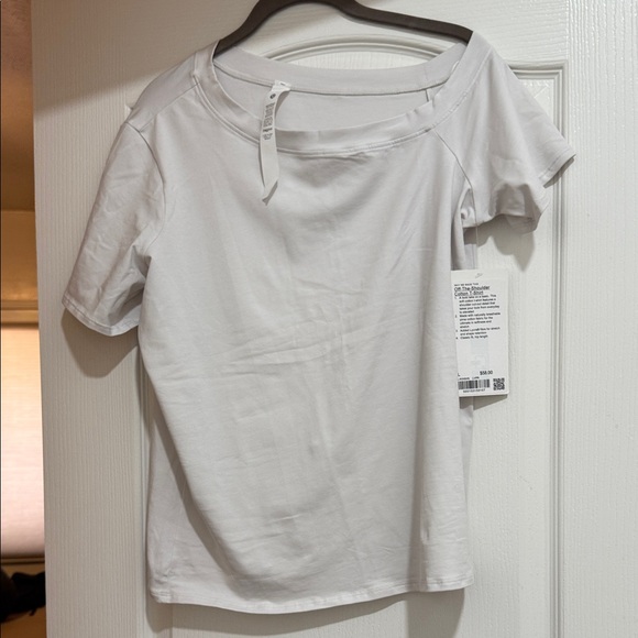 lululemon athletica Tops - Lululemon off the shoulder LVPR shirt. NWT. Size Large.